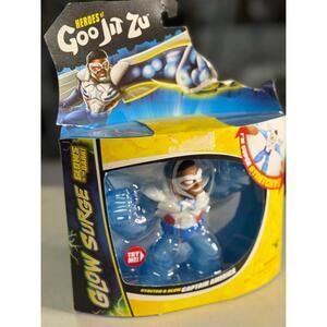 Heroes of Goo Jit Zu Marvel Captain America Glow Surge Action Figure
